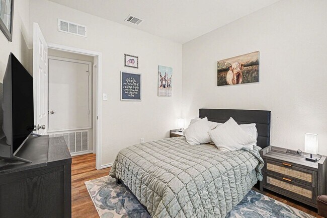 13819 Anchor Wy