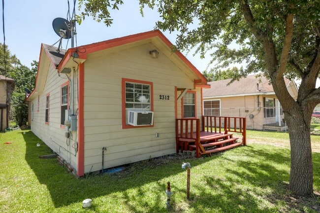 Photo - 2312 Carolina Ave