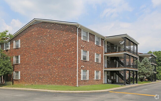 Whispering Hills Apartments Southeast