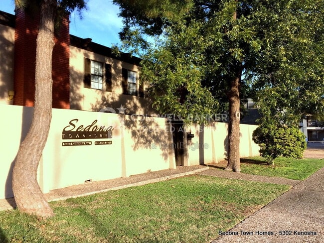 Building Photo - 5332 Kenosha Ave