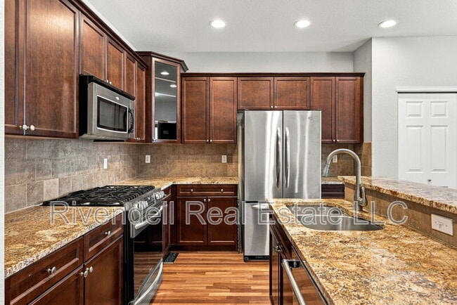 4483 Applecrest Cir