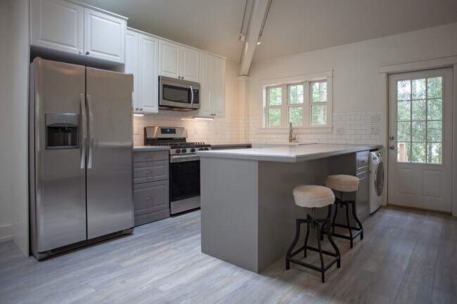 Photo - 113 Barclay Unit 113A Barclay