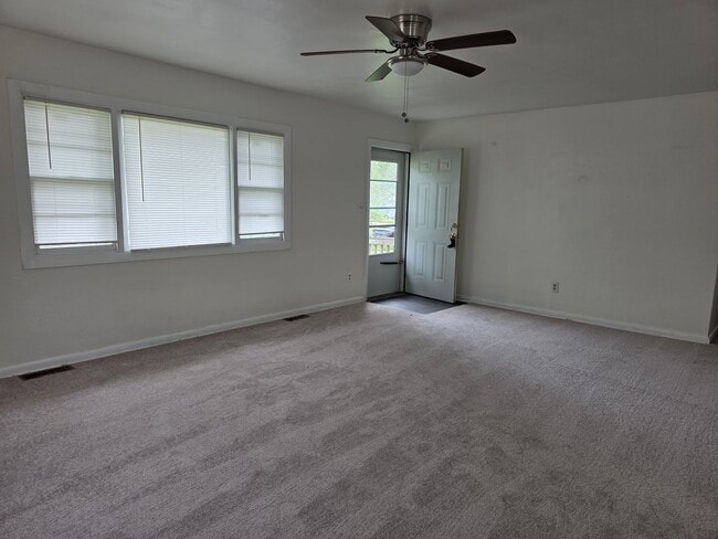 9 Ambrose Ln