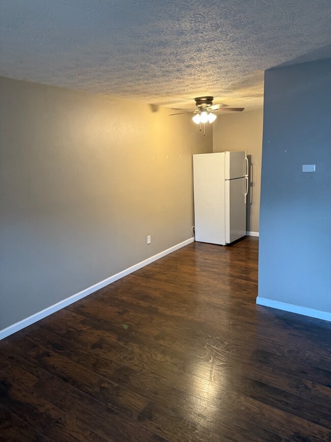 Photo - 116 W Zupan St