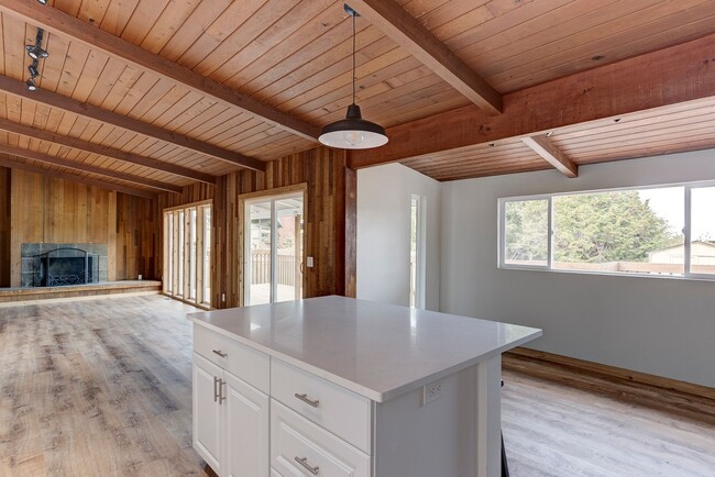 Photo - 4 bedroom/2 bath house in Deception Park View
