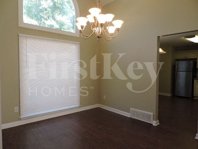 Photo - 828 Tropicana Dr E