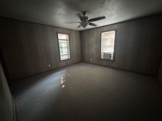 Photo - 649 Leather St