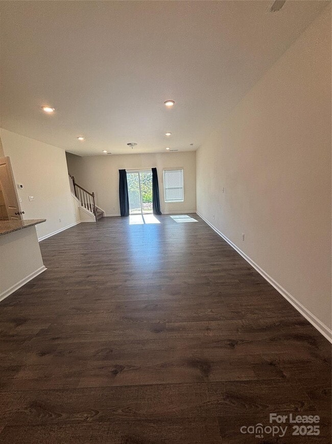 Photo - 2773 Yeager Dr NW