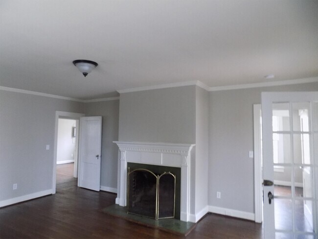 Photo - 306 Walker St