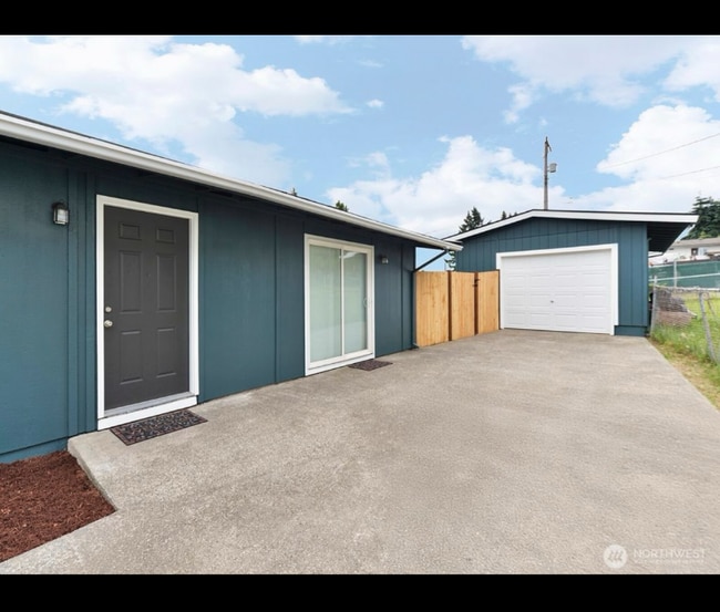 Photo - 1130 E 51st St