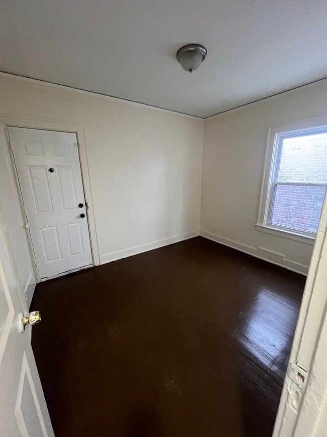 Photo - Cozy Westside Family Flat - Upper and Lowe...