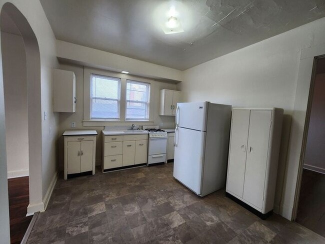 Photo - 1 Bedroom Apt Close to Campus - Cats Welcome!!