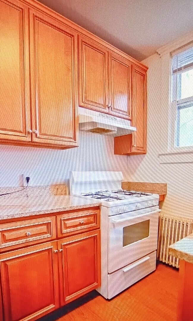 Photo - Minutes to Grounds / 5 Bedroom / 2 Bathroom