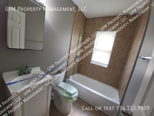 Photo - 28911 Powers St