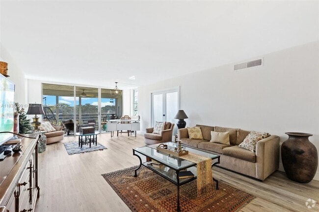 Building Photo - 802 Cypress Grove Ln Unit 409 Rental