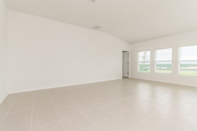 Photo - 7677 Gemstone St