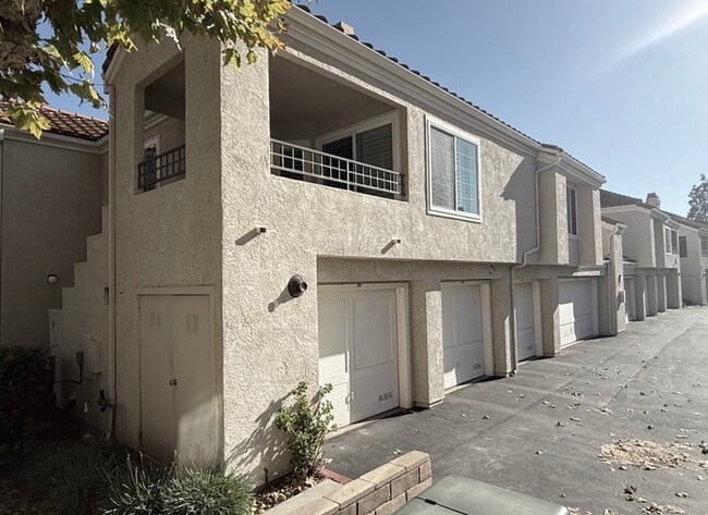 Building Photo - 4240 Lost Hills Rd Unit 3107