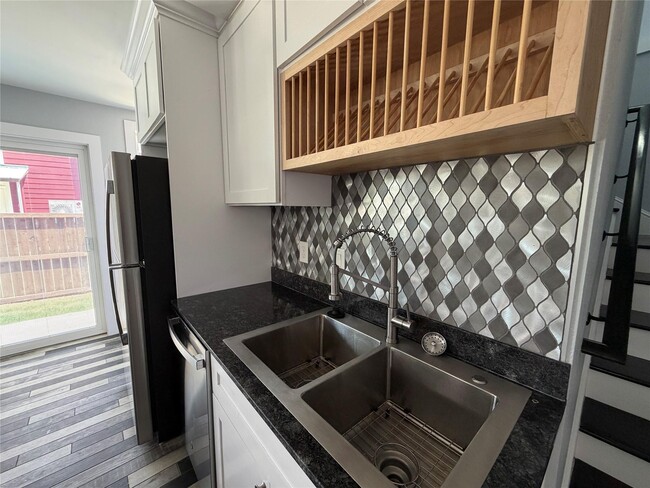 Photo - 1232 Kennie Dr