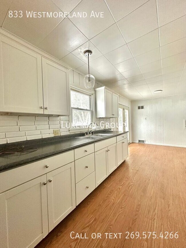 Photo - 833 Westmoreland Ave