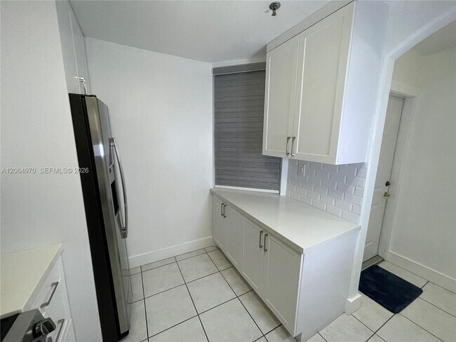 Photo - 905 NW 82nd Ave Unidad 111-B