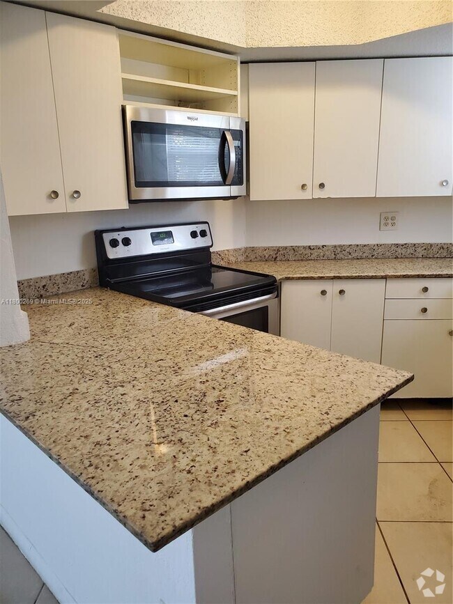 Building Photo - 8235 Lake Dr Unit 308 Rental