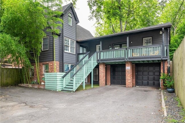 Photo - 970 Charles Allen Dr NE