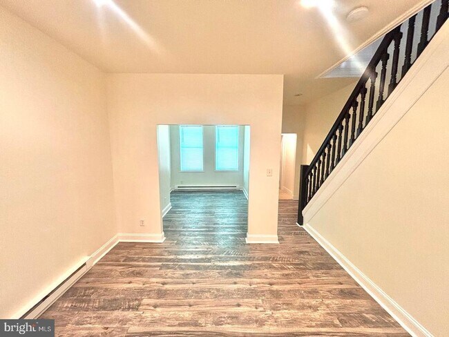 Photo - 2324 N Lambert St