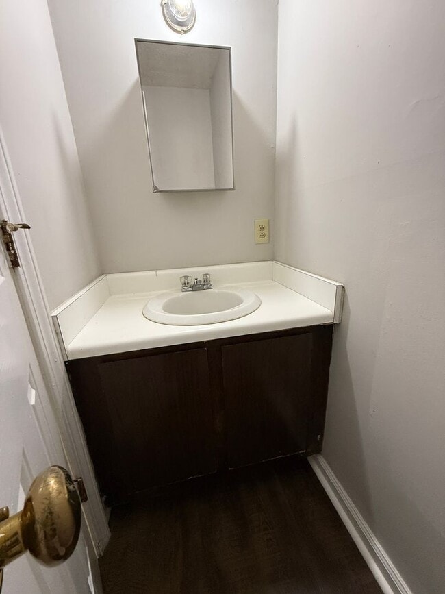 Photo - 2 Bedroom- 1 1/2 bathroom- Townhouse Apartment in West Rome