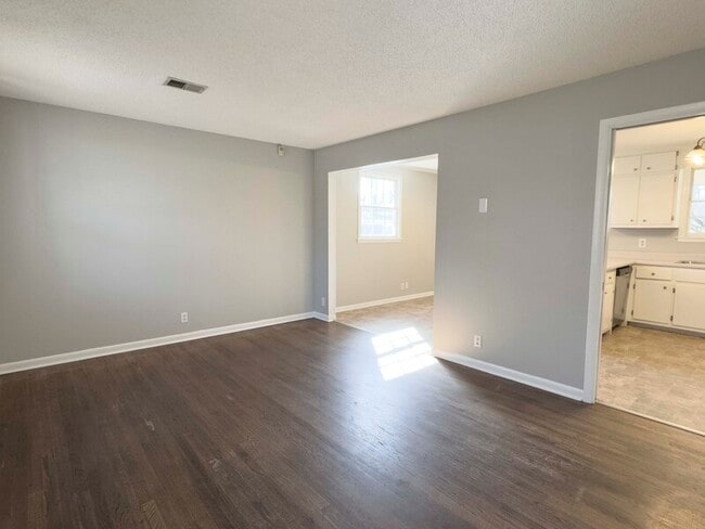 Photo - 328 Dunbar Cave Rd