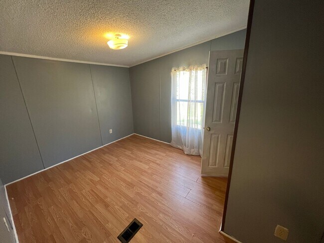 Photo - 3 Bedroom 2 Bath Double Wide Manufactured ...