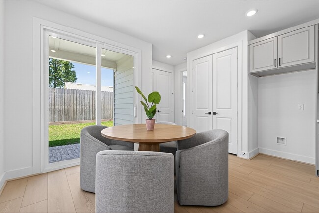 Photo - 704 Sonfield Dr
