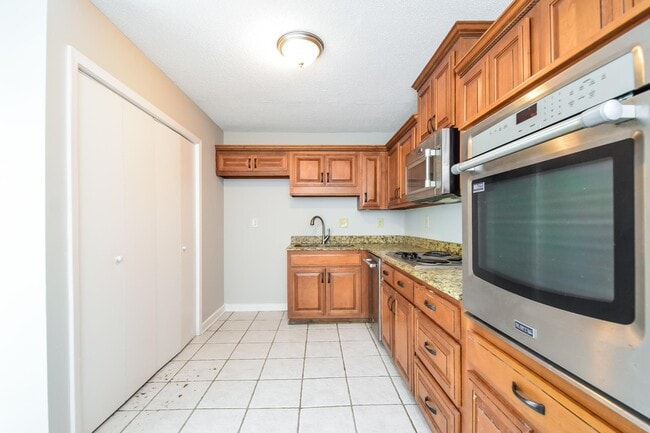 Photo - 5825 Lynnfield Cove