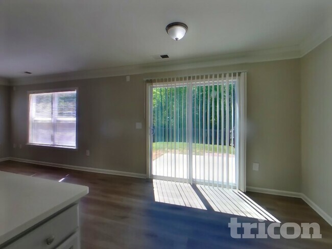 Photo - 10247 Hugue Way