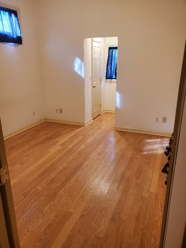 Photo - 11 Paterson Ave Unidad Rear Apt