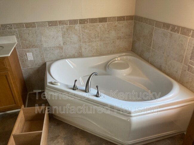 Photo - 201 Cumberland Ln