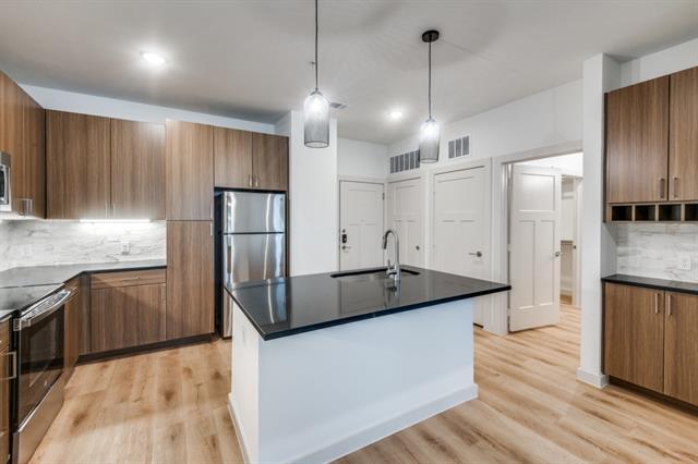 Building Photo - 512 N Ewing Ave Unit A1M Rental