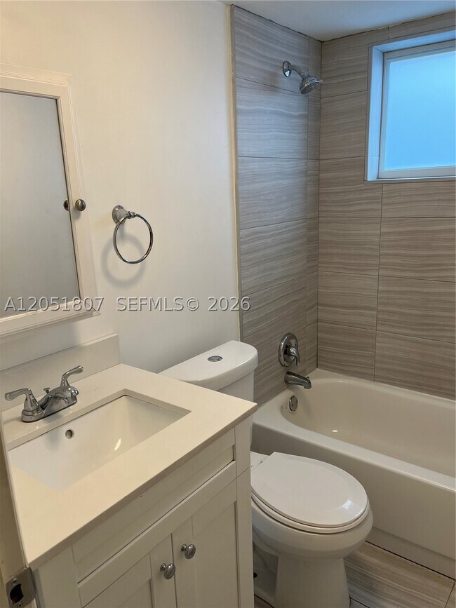 Photo - 901 NW 22nd Pl