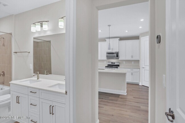 Photo - 101 Silkgrass Pl