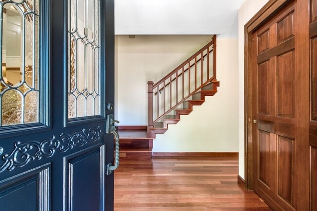 Photo - 8 Racquet Ct