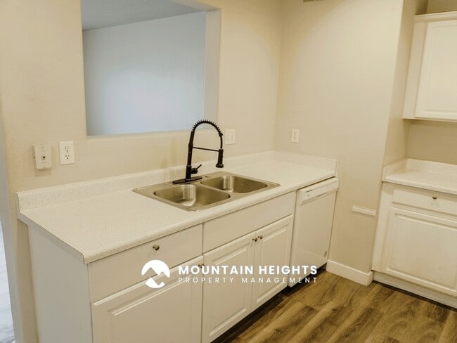 Photo - 26 W 7500 S Unidad 6