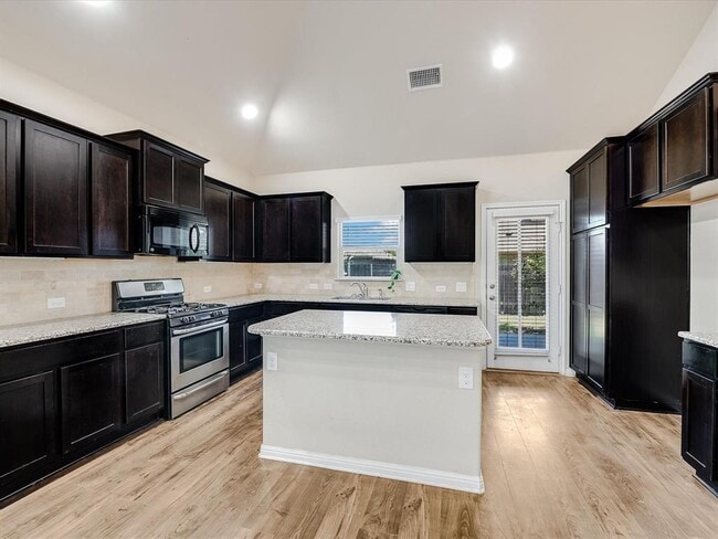Photo - 141 Serrano St