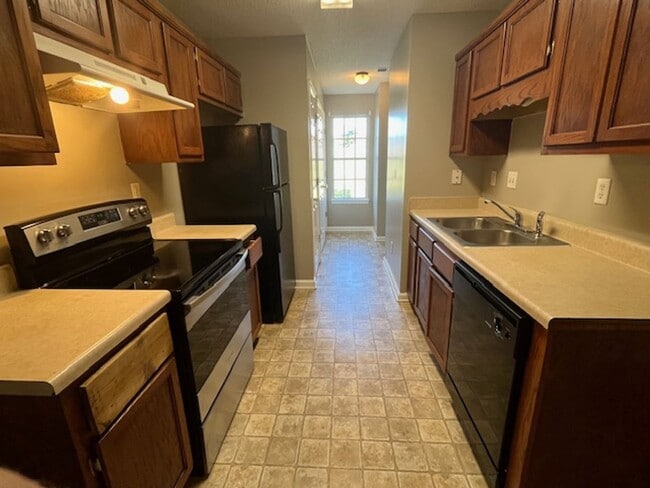 Photo - Renovated 3 Bedroom 3 Bath Townhome for Rent!