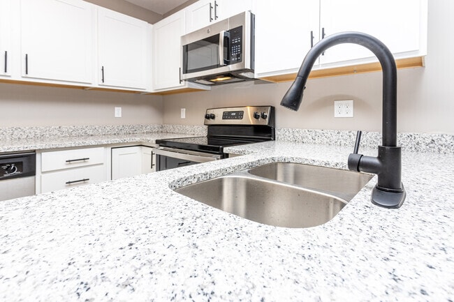 2BR, 1BA - Kitchen