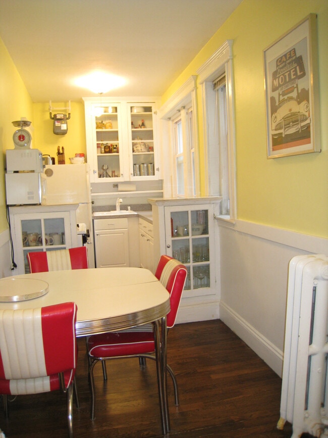 Building Photo - 1641 Commonwealth Ave Unit 6