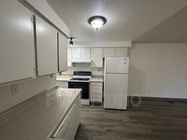Photo - 6620 Lotus St