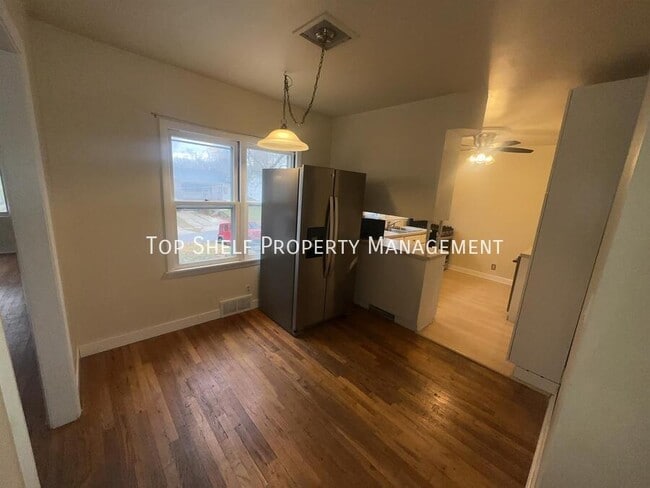 Photo - 2823 Holcomb Ave