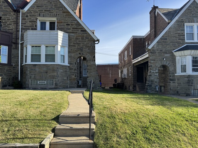 1905 W Olney Ave