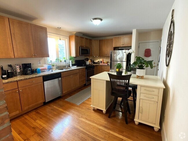 Building Photo - 78 Ten Hills Rd Unit 1 Rental