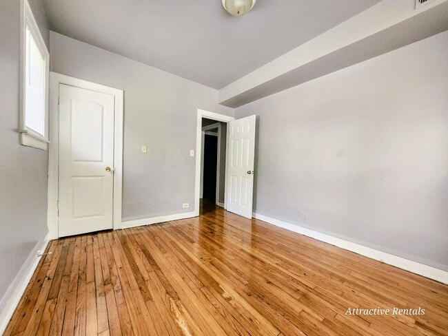 Photo - 7801 S Marshfield Ave Unidad 1