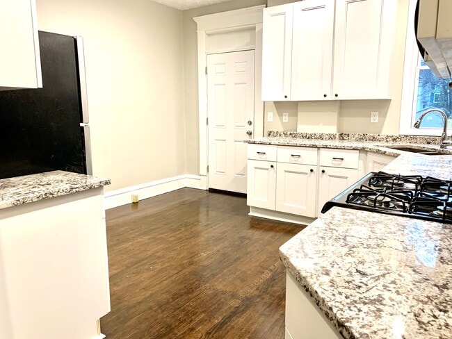 Photo - 1508 Summit St